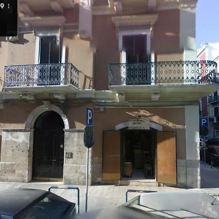 Maison Becca